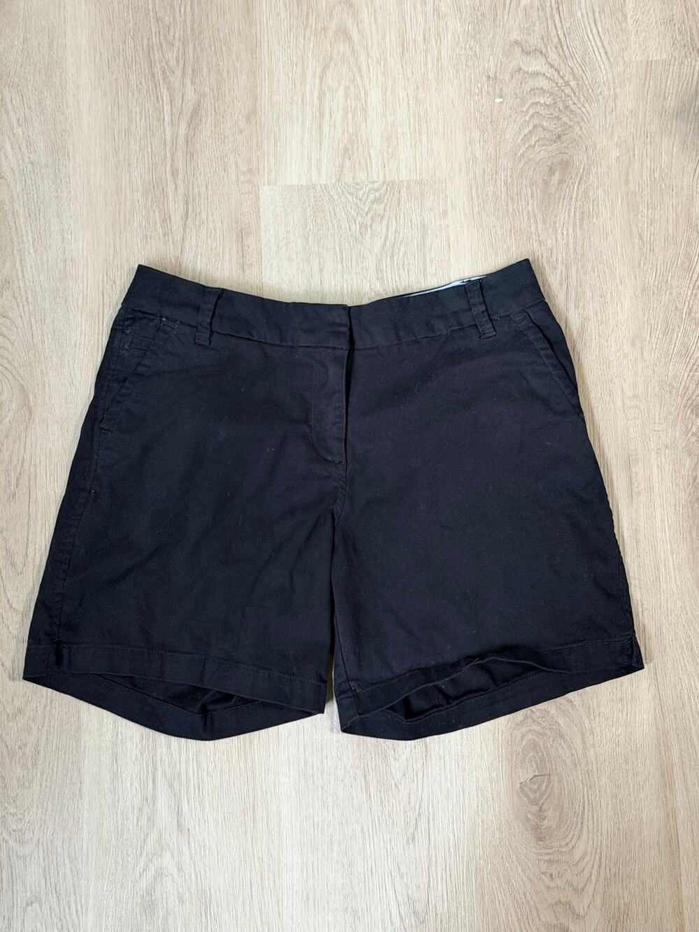 Crown & Ivy Black Flat Front Shorts Size 8
